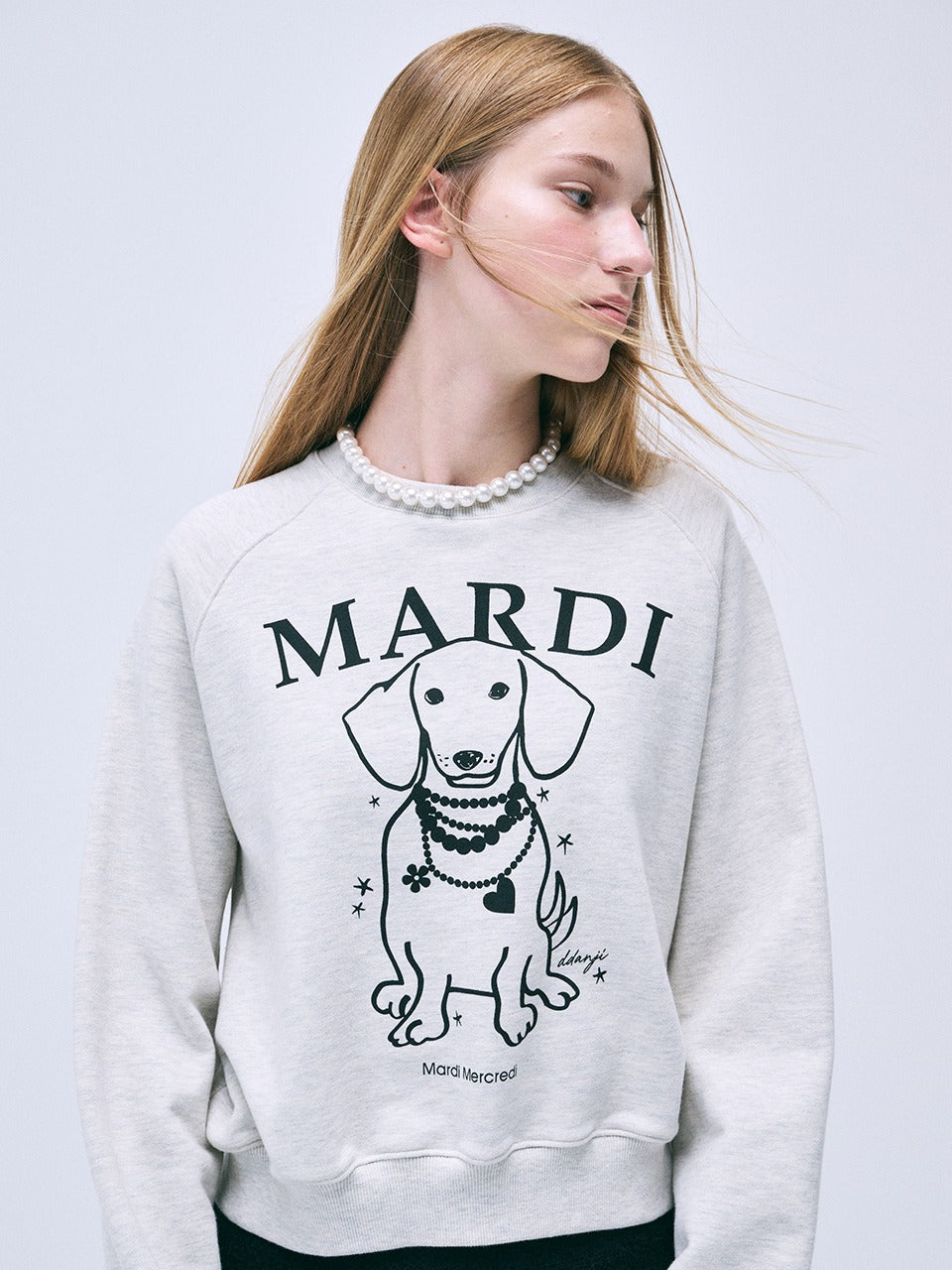 Mardi SWEATSHIRT RAGLAN SWING THE TAIL DDANJI PEARL NECKLACE_OATMEAL