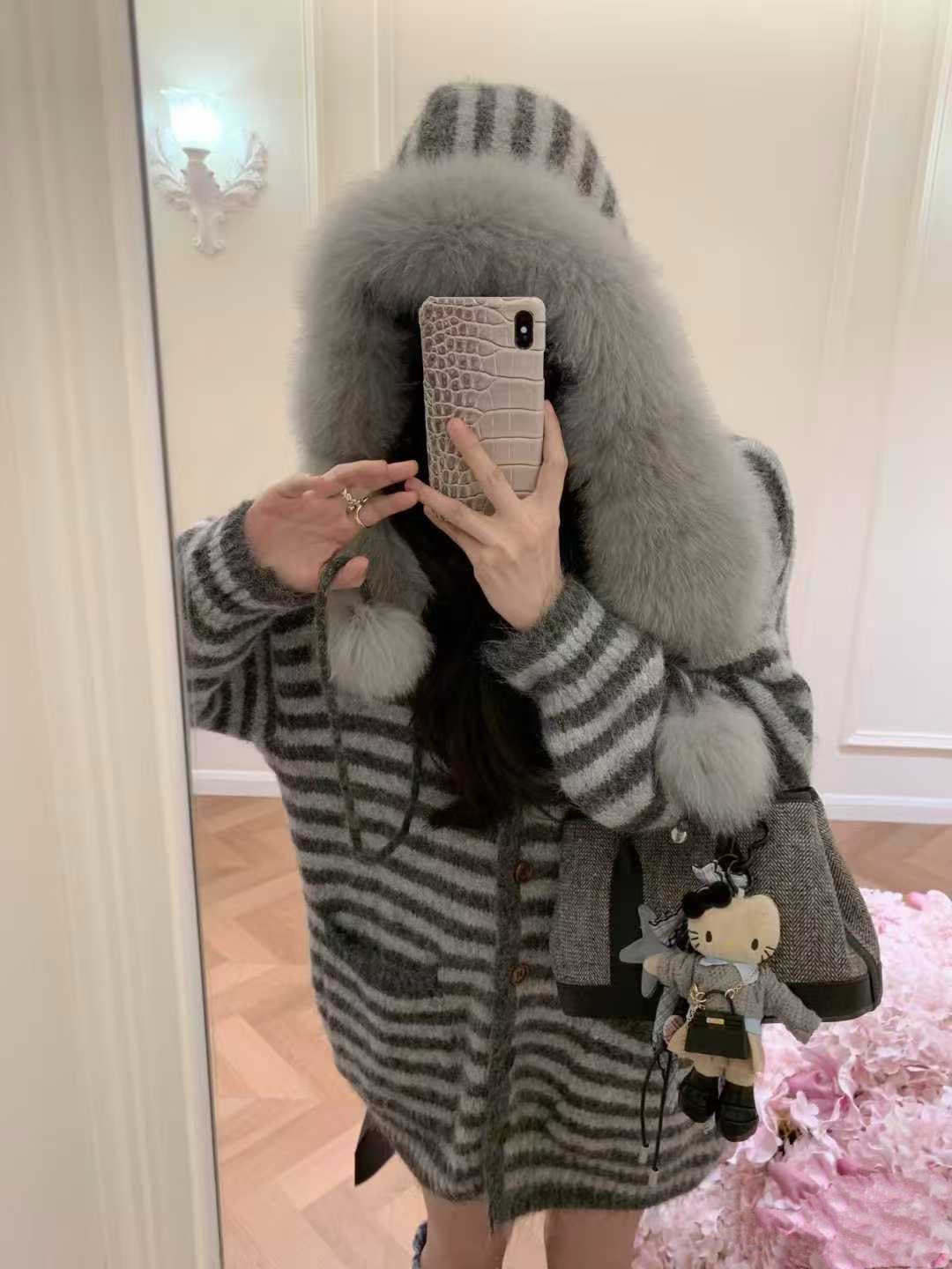 Striped pom-pom fox fur collar cardigan