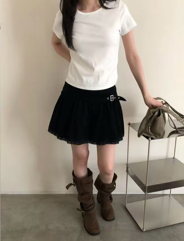 Velvet buckle skirt