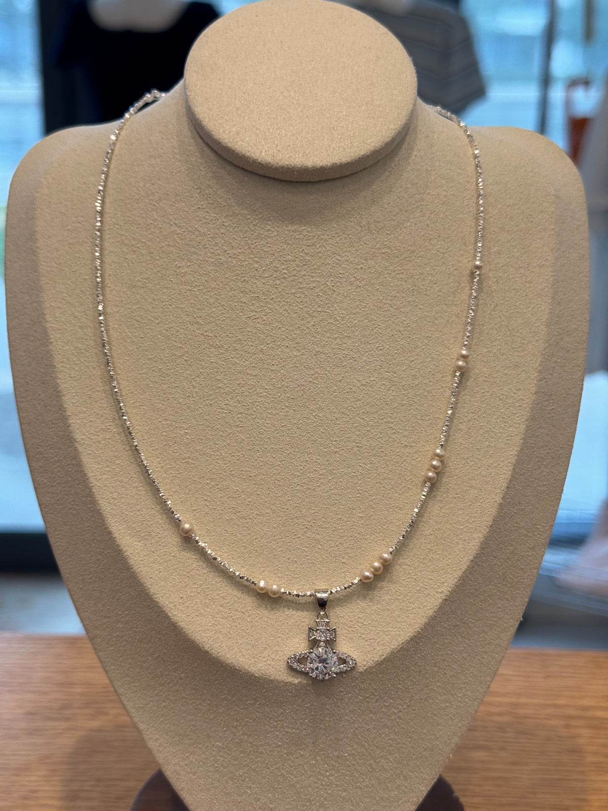 Pure silver Saturn pearl necklace