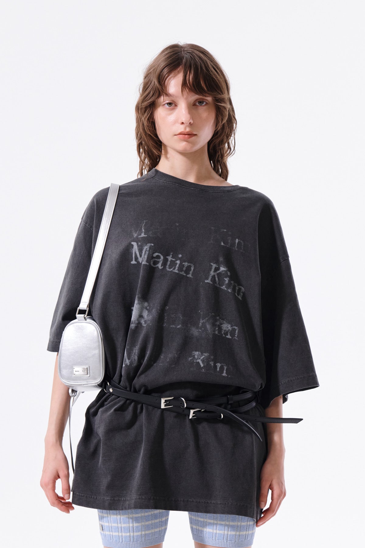 MATIN KIM PIGMENT GRAFFITI LOGO TOP IN CHARCOAL