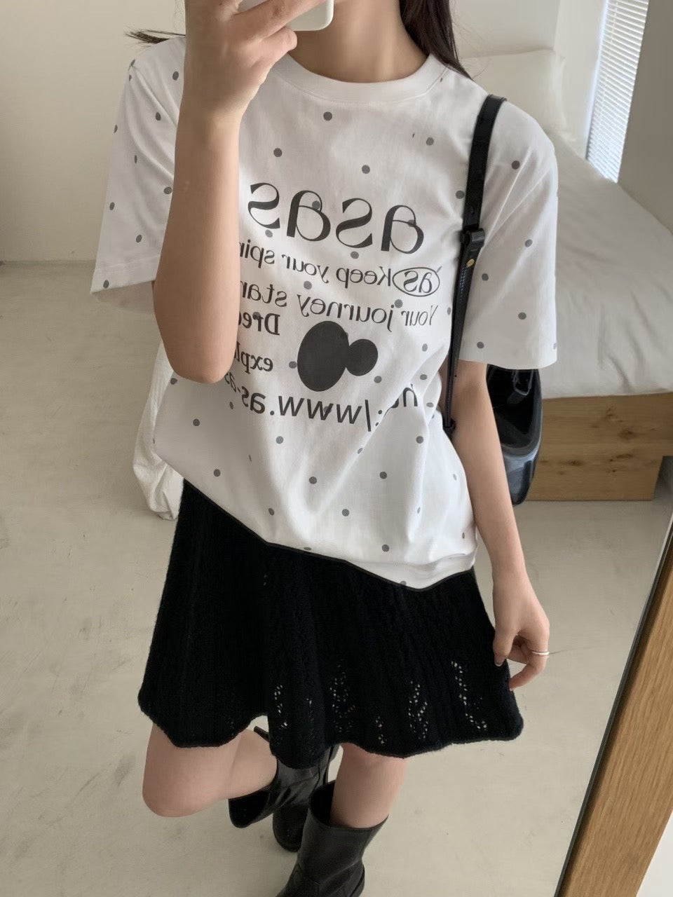 Dot-patterned letter T-shirt