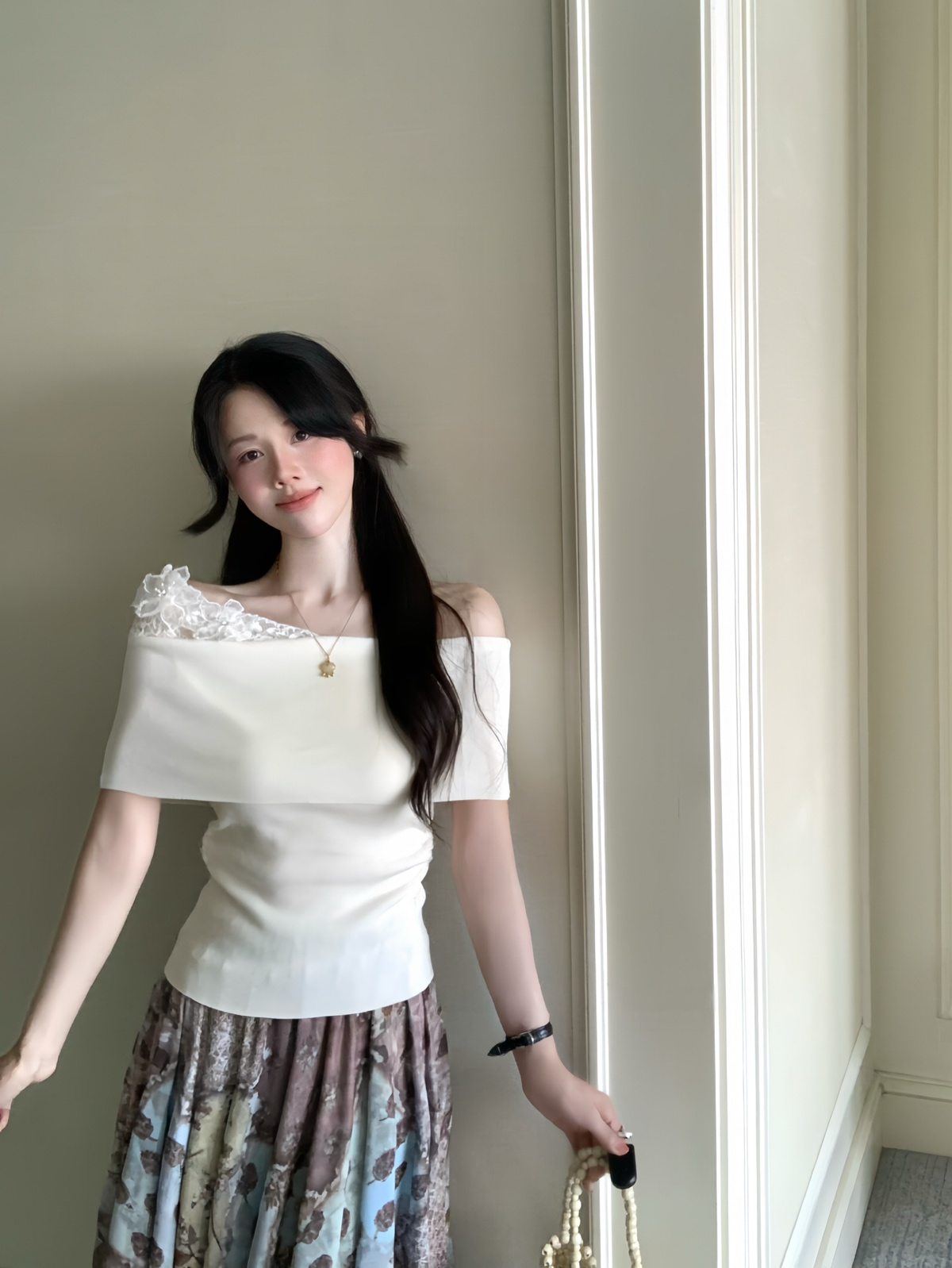 Embroidered flowers knit top