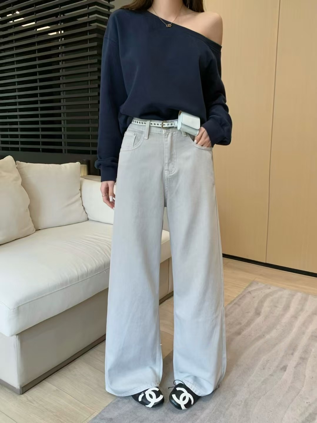 Adjustable waist bag straight-leg jeans
