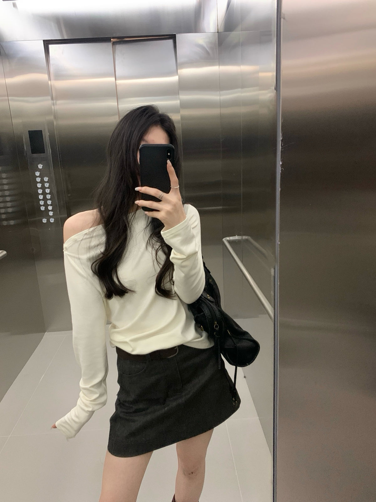 Fitted waist button sleeved shirt