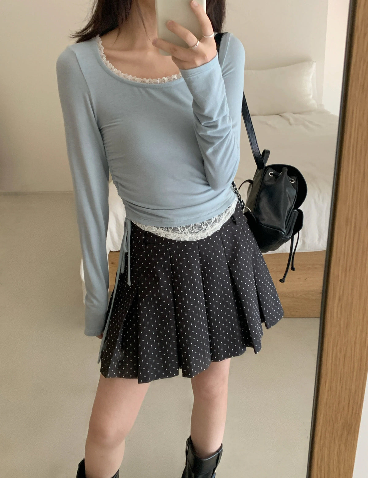 Lace-finished slim long sleeves