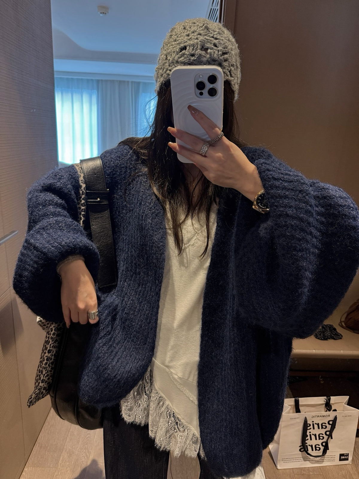 Lantern-sleeved sweater cardigan