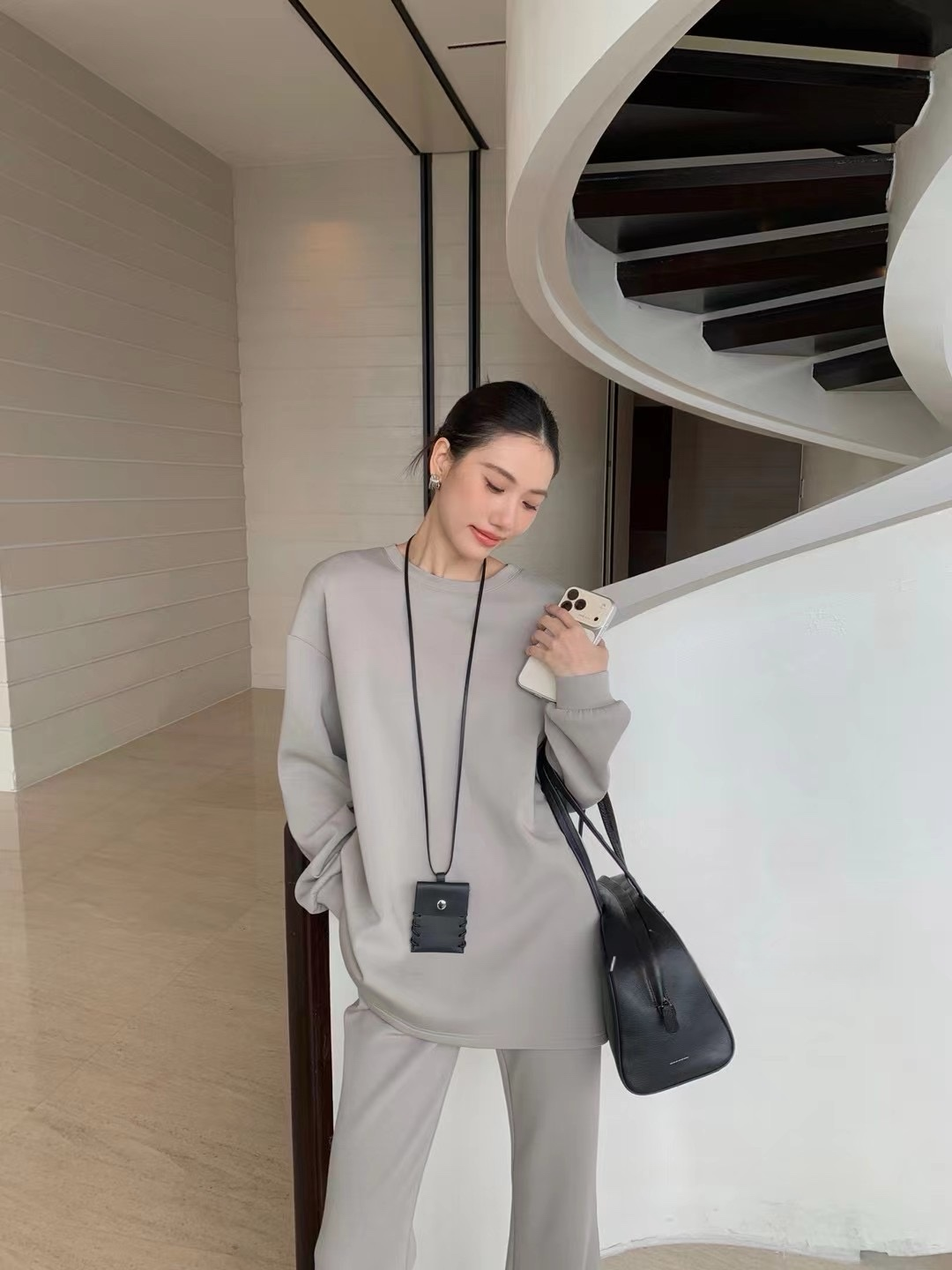 Classic sweatshirt and flare sweatpants set with mini bag