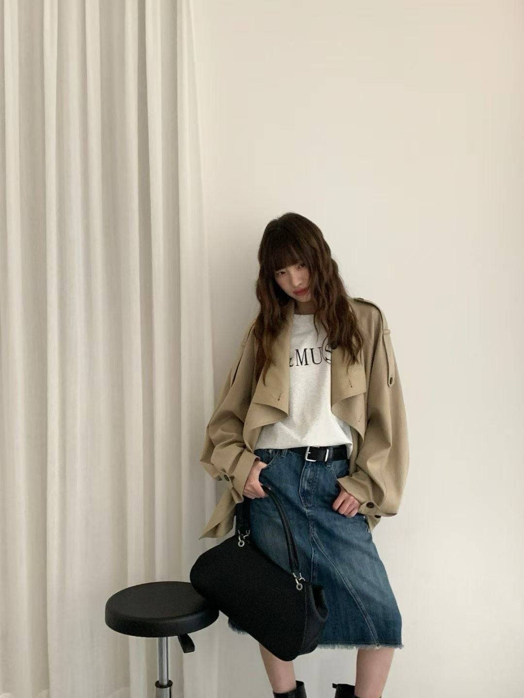 Large lapel short trench coat