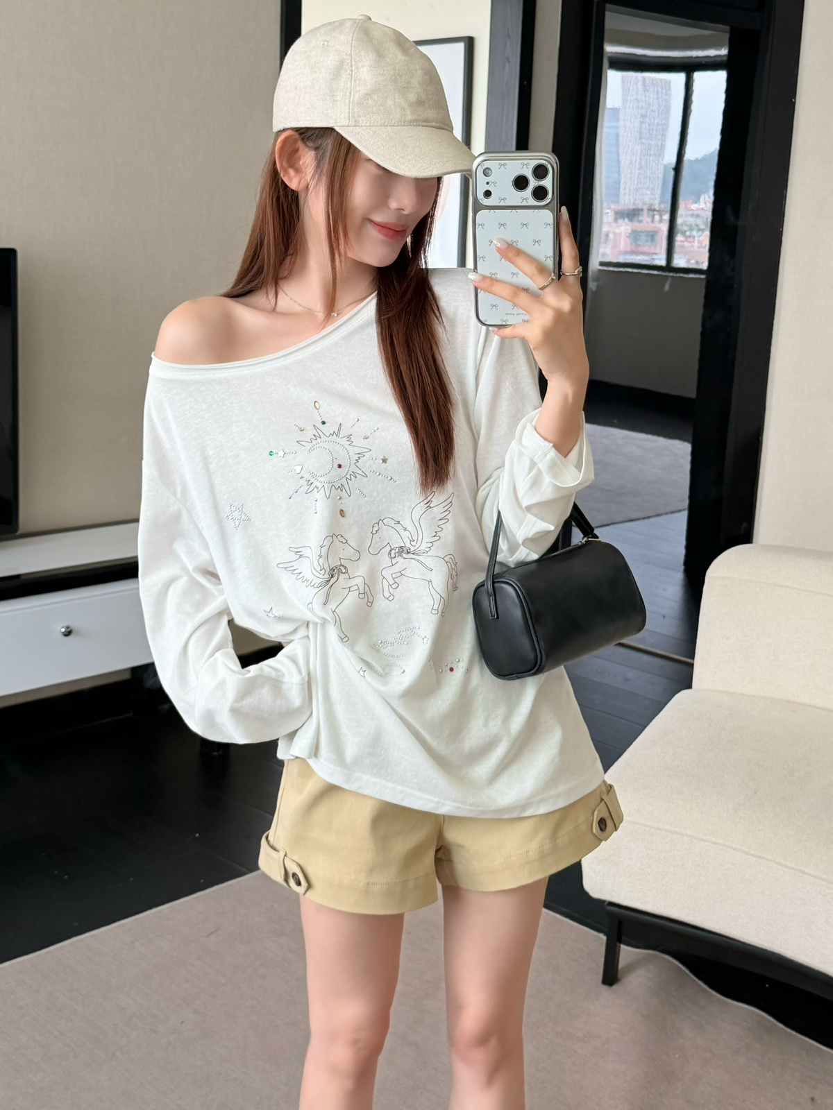 Horse pattern slope shoulder T-shirt