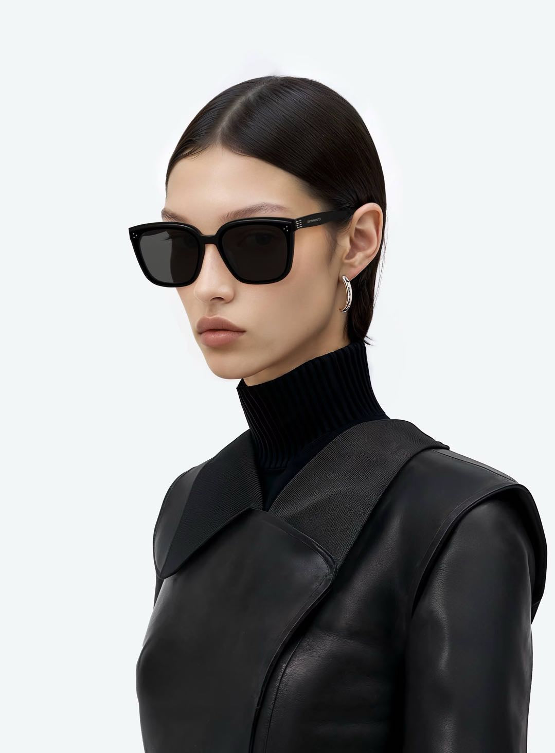 小物 Gentle Monster sunglasses Gentle Monster By 01 Sunglasses | Black | FARFETCH CA