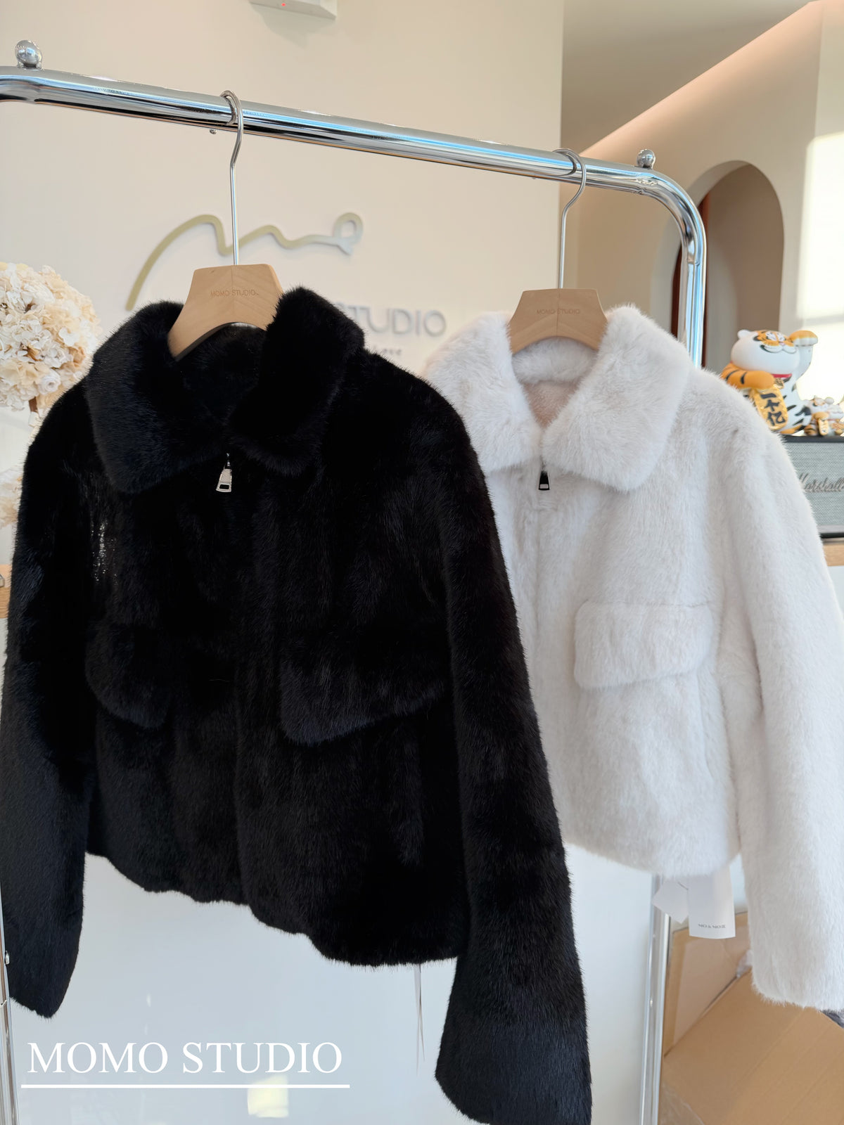 Pocket pull-chain fur coat