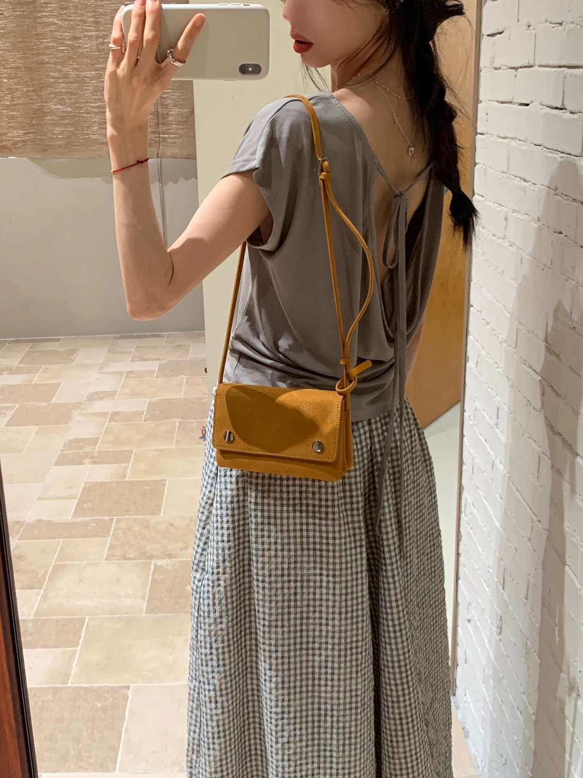 Wave string T-shirt and ruffle waist plaid pants set