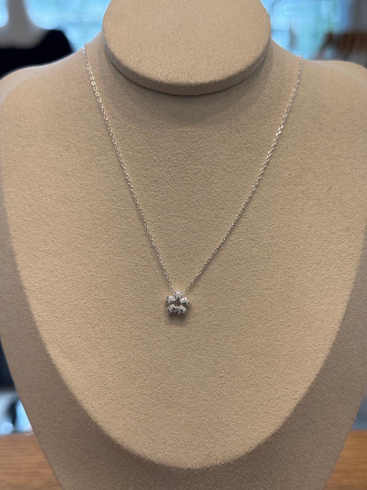 Pure silver small flower necklace