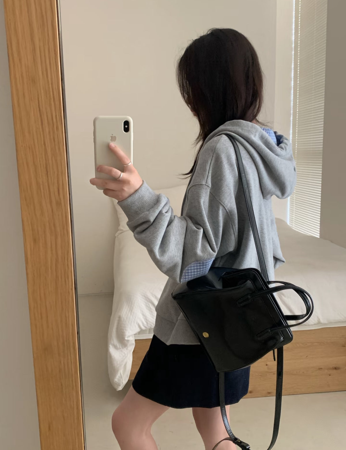Drawstring color-matched sweatshirt