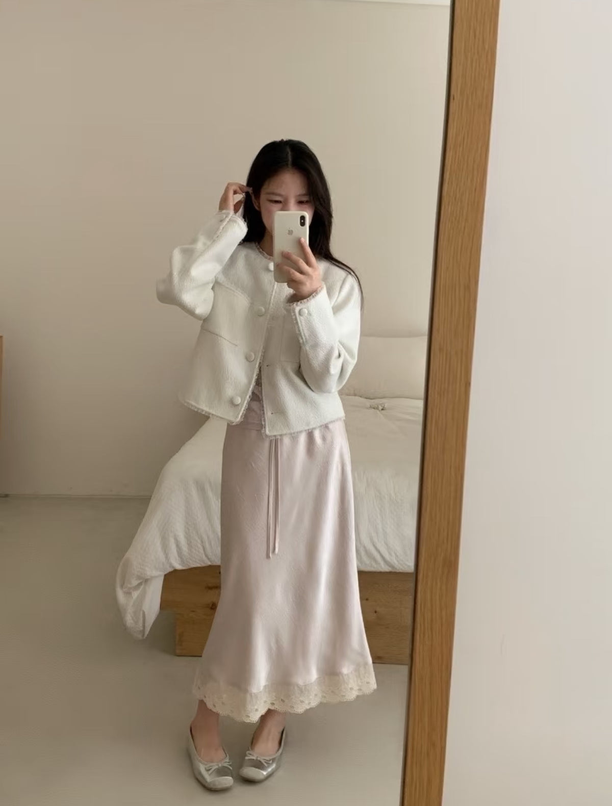 Lace trim skirt