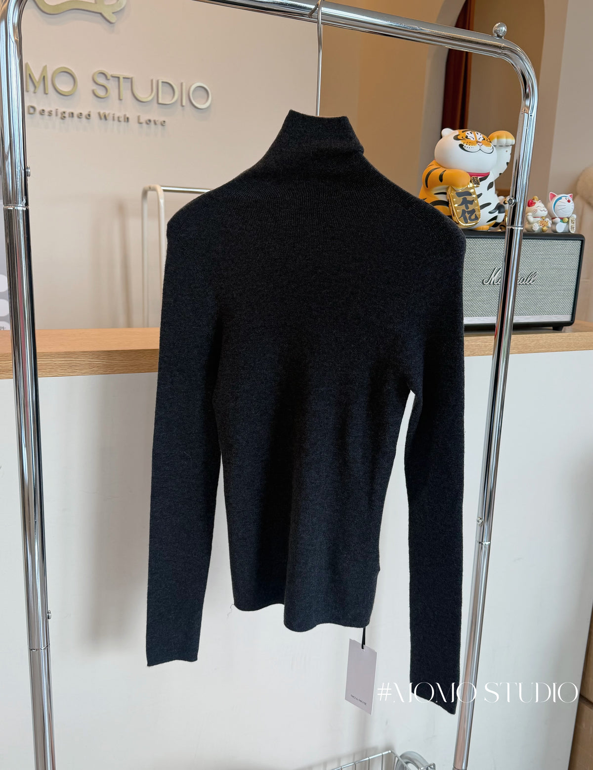 100% wool high-neck turtleneck base layer top