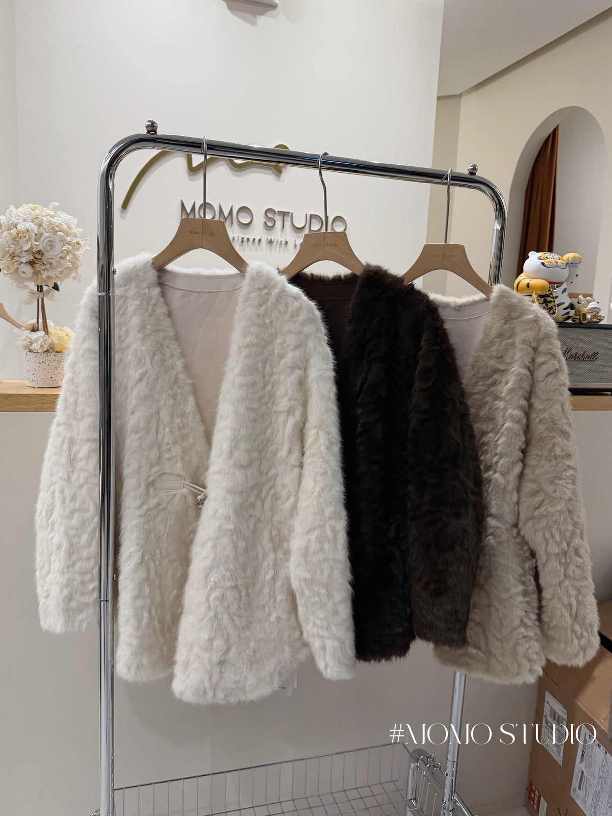 Curly Eco-Fur V-neck  jacket