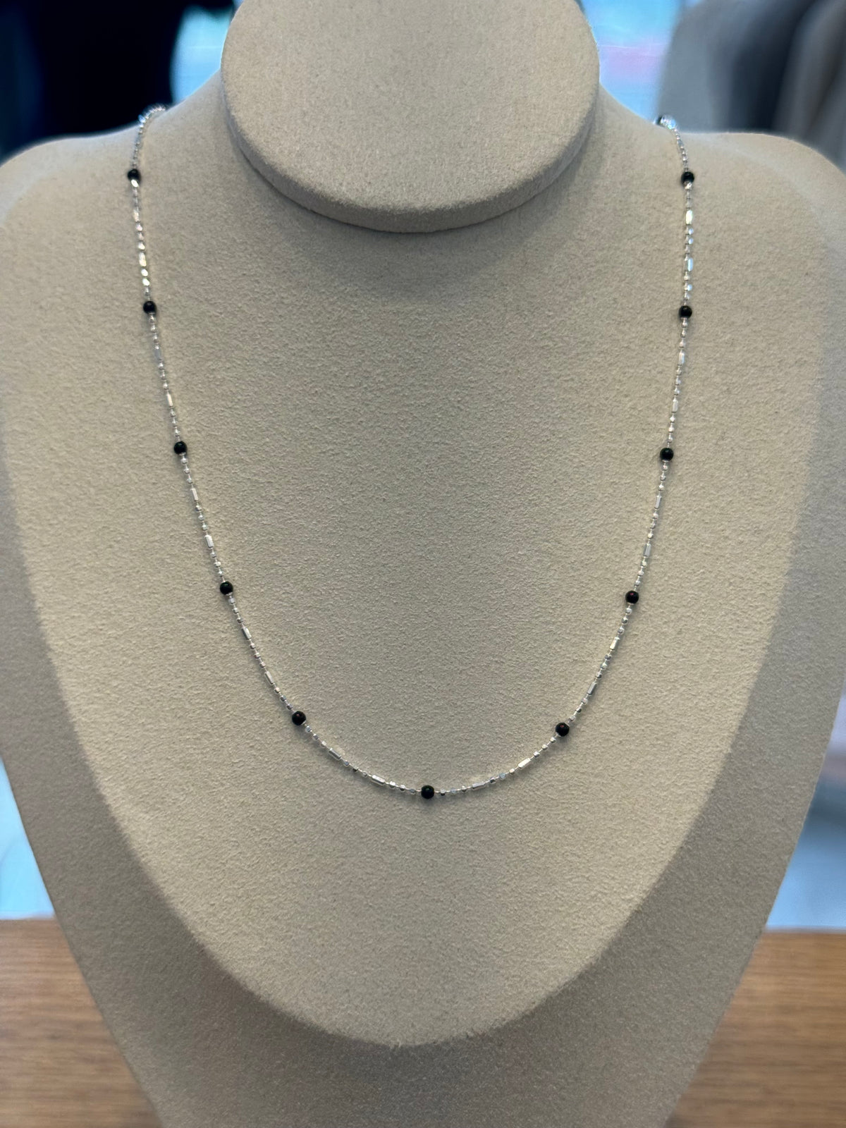 Pure silver black bean-shaped necklace