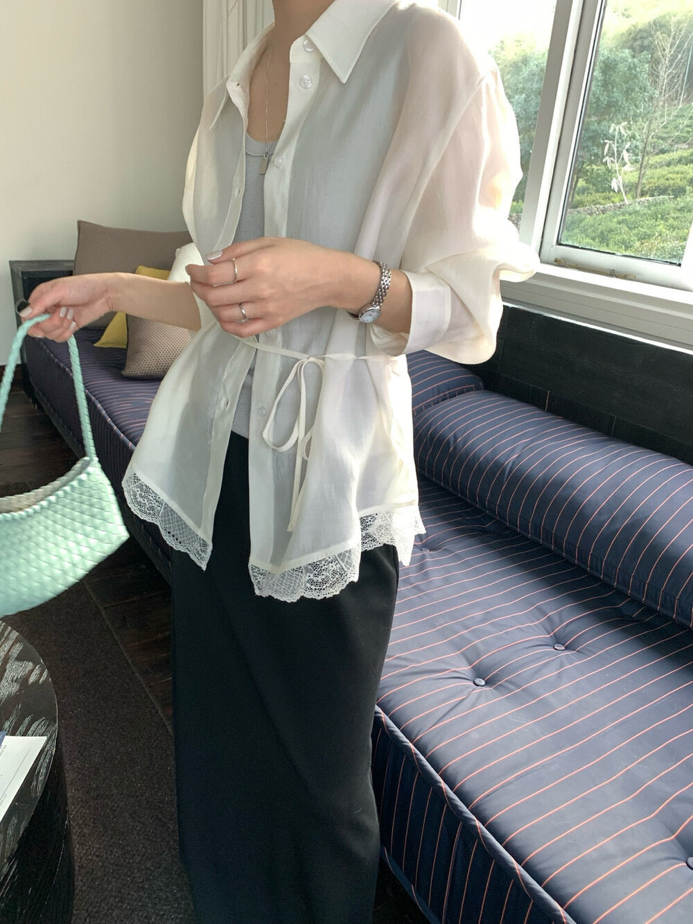 Lace-ed tencil shirt