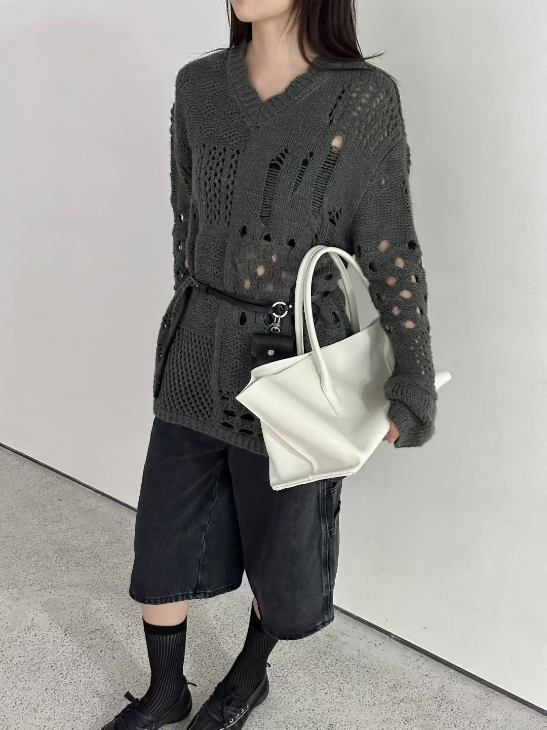 Hollowed V-neck sweater