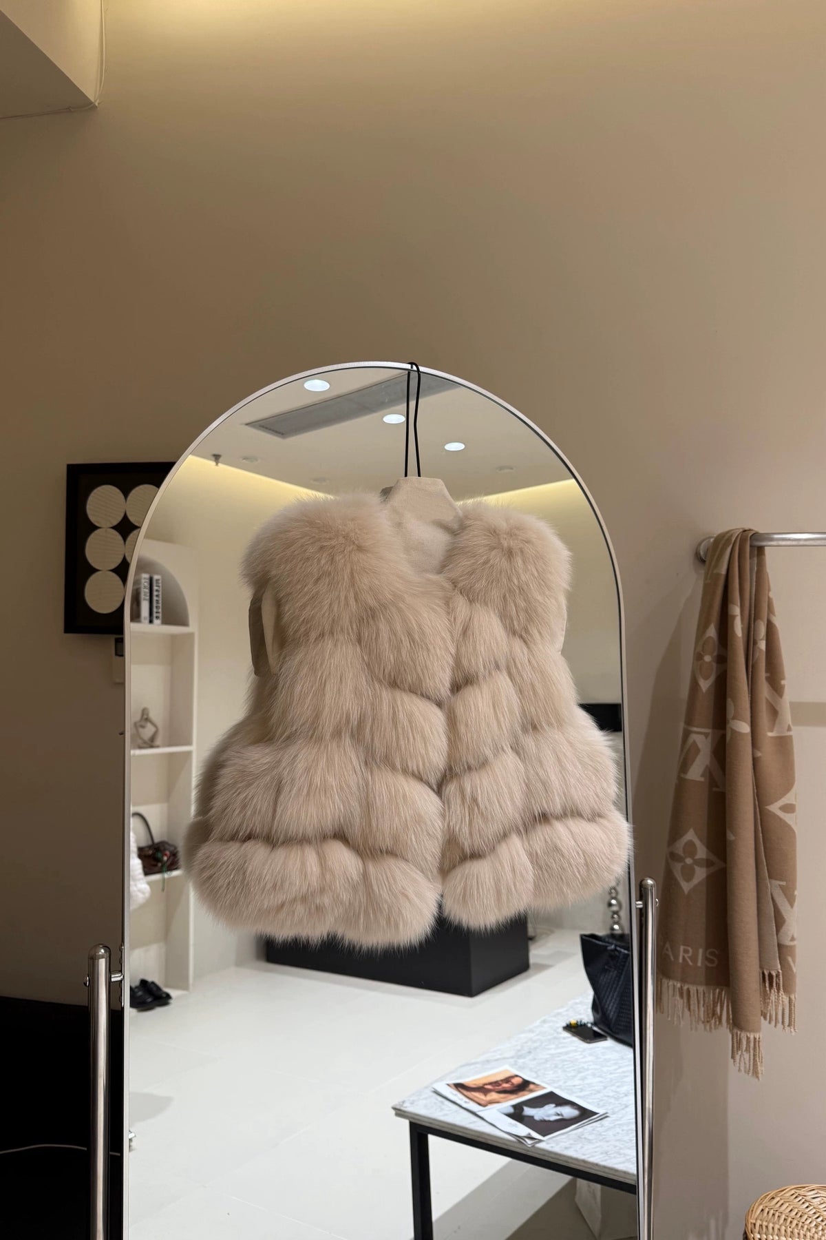 Cropped fox fur vest（Milk tea）