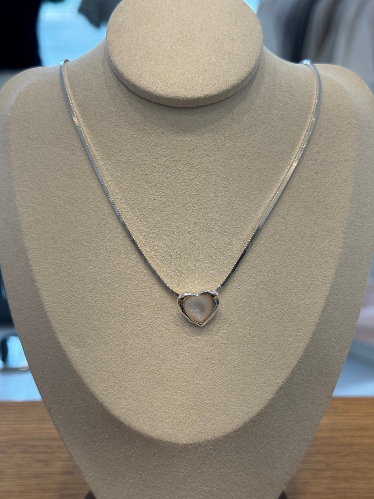 Silver-plated irregular heart-shaped necklace