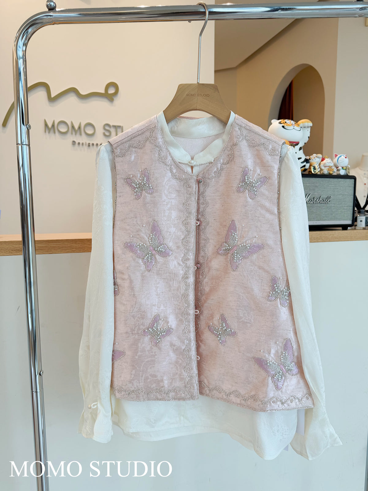 Butterfly vest