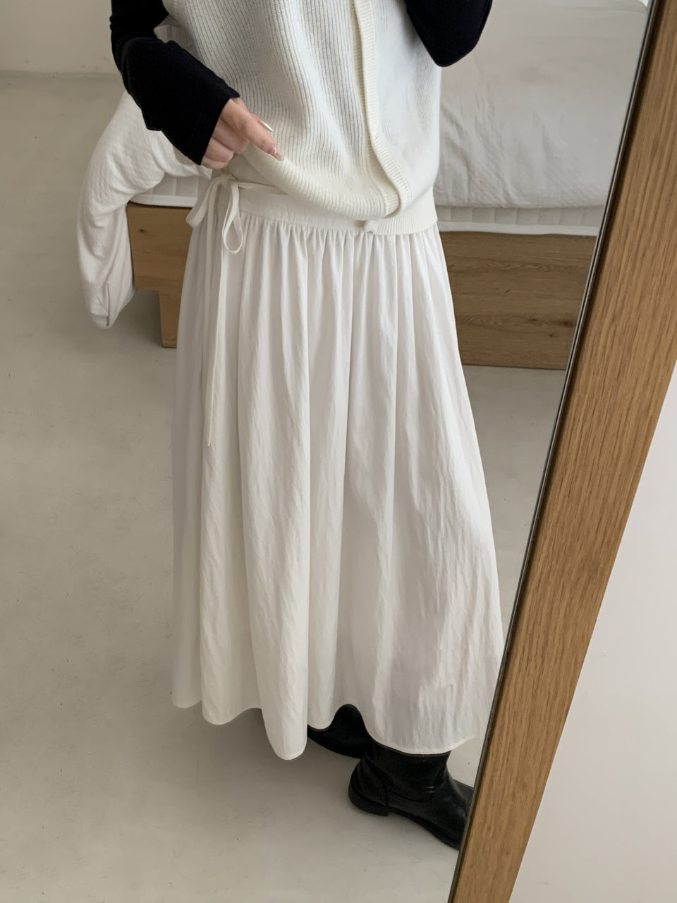 Long skirt with bow