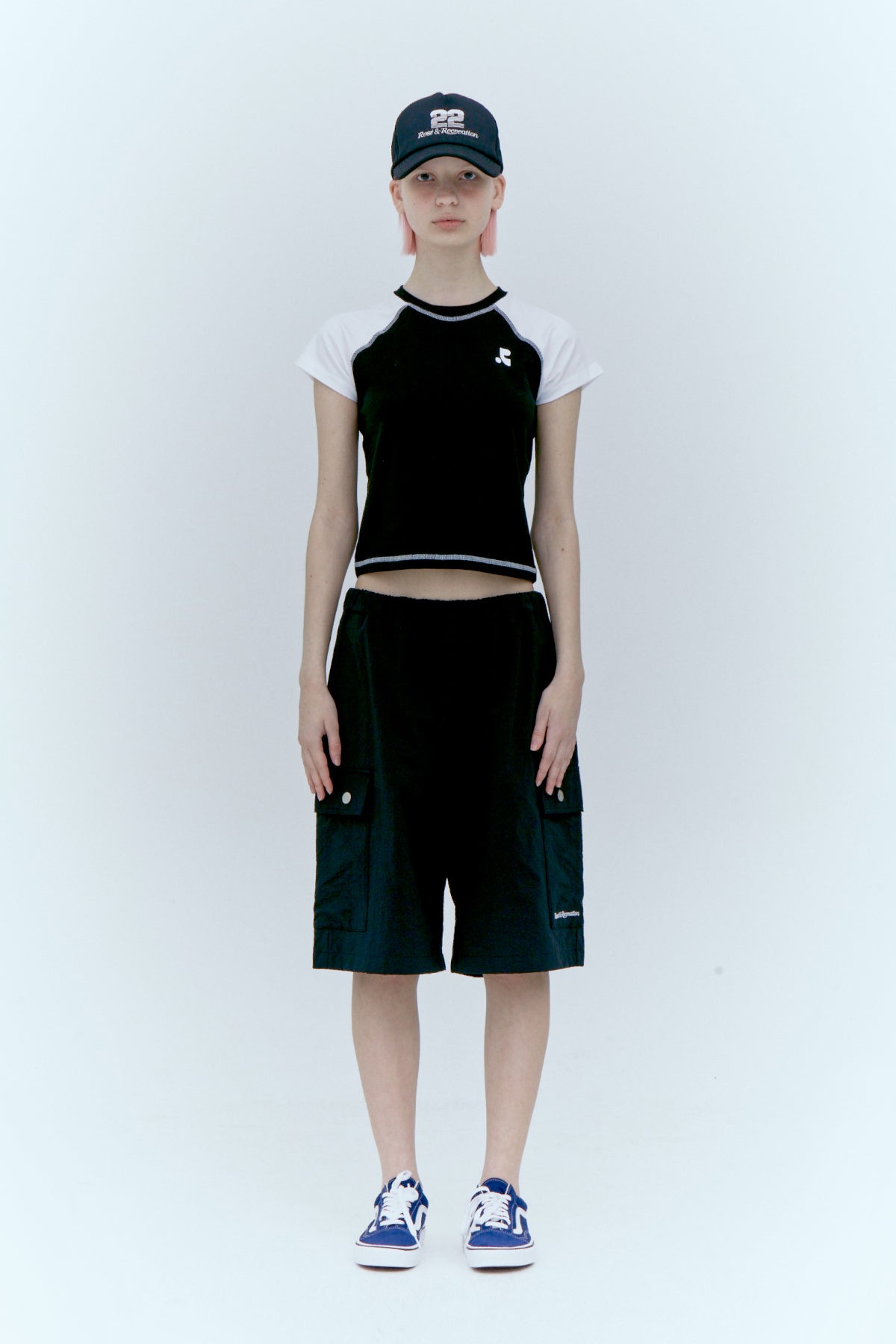 Rest&Recreation RAGLAN CROP TOP - BLACK