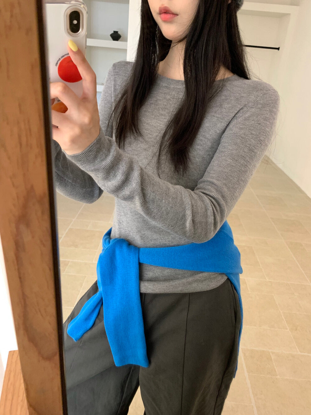 Classic round collar knit top