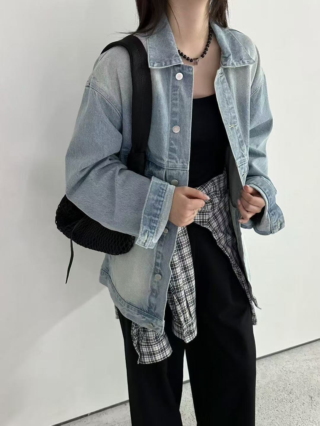 Multi-pocket denim jacket