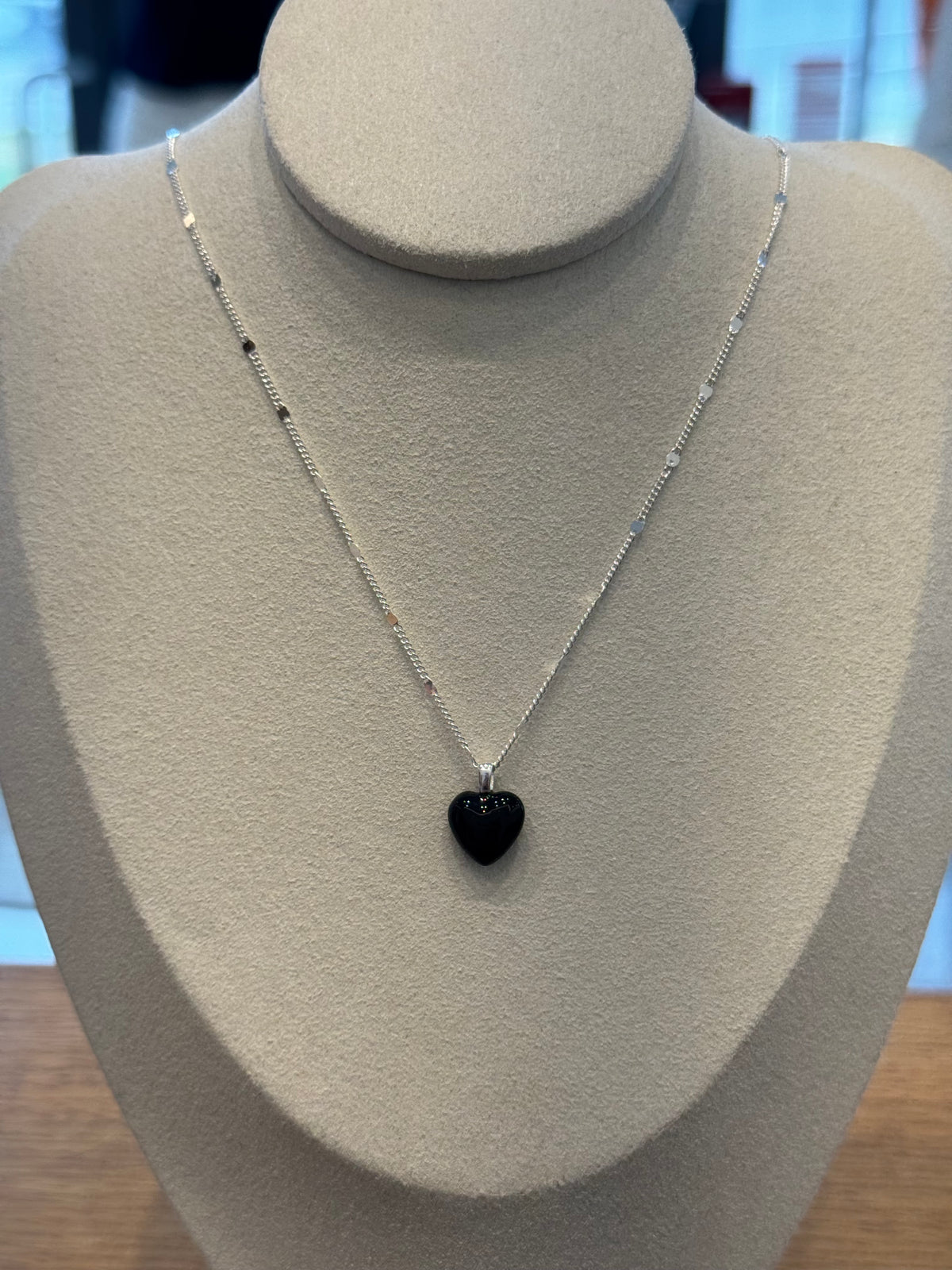 Black agate heart-shaped necklace
