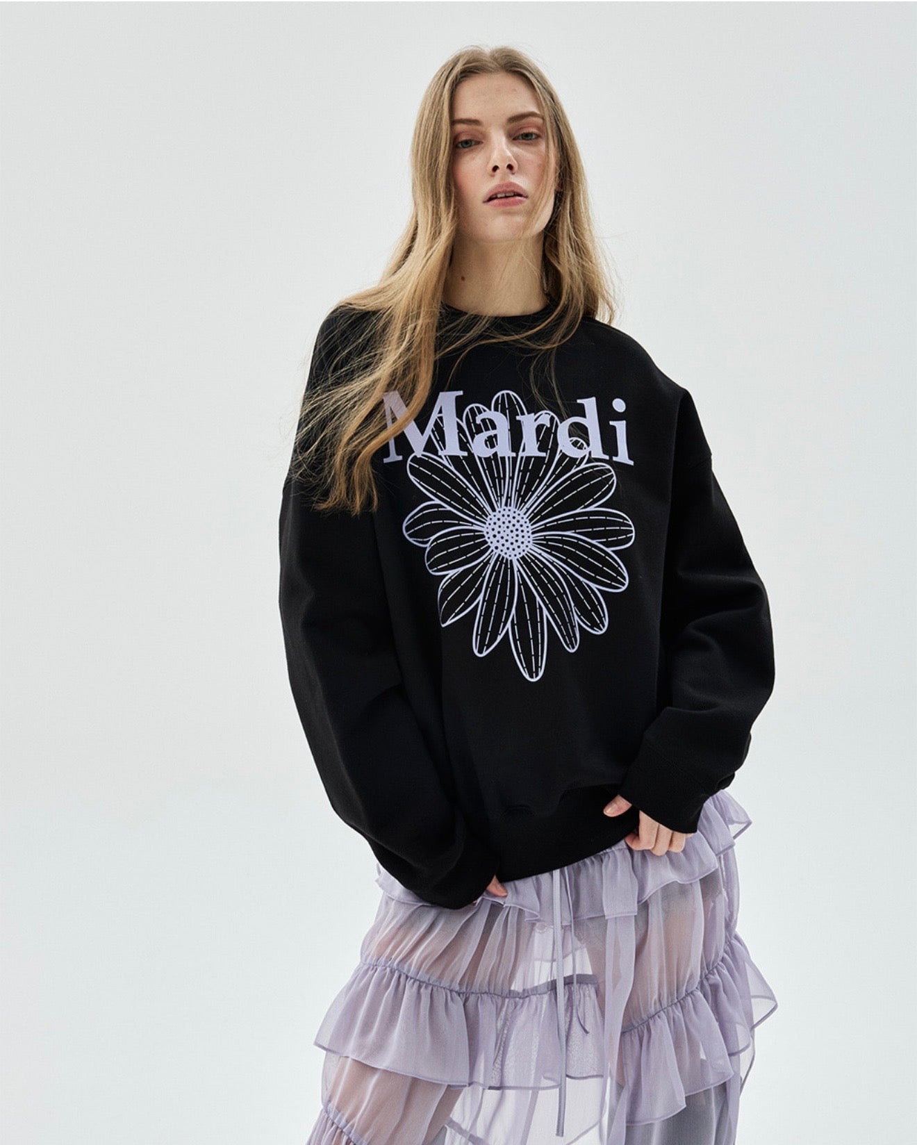 Sweatshirt – MO & MORE