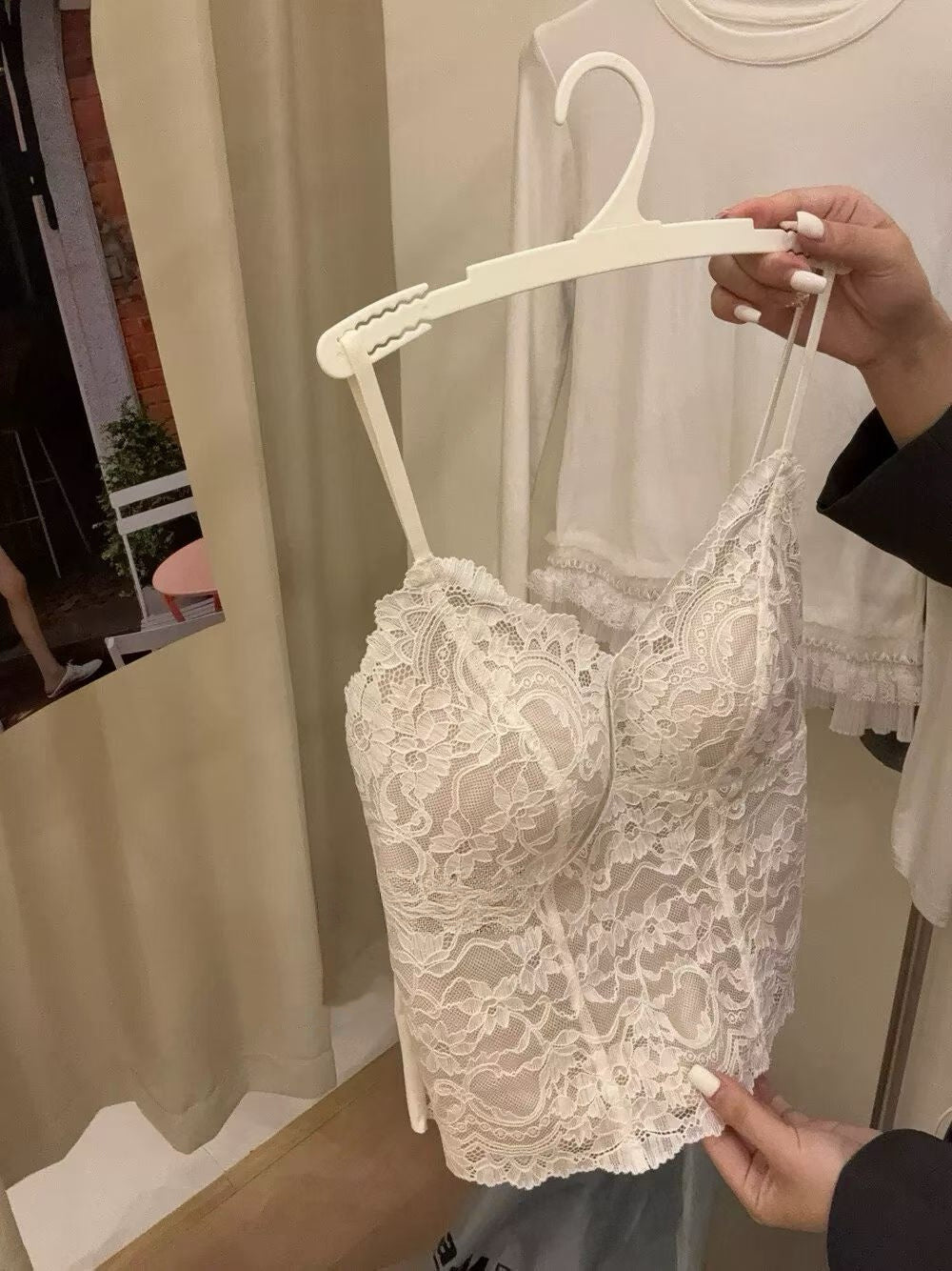 Lace V-neck tank top