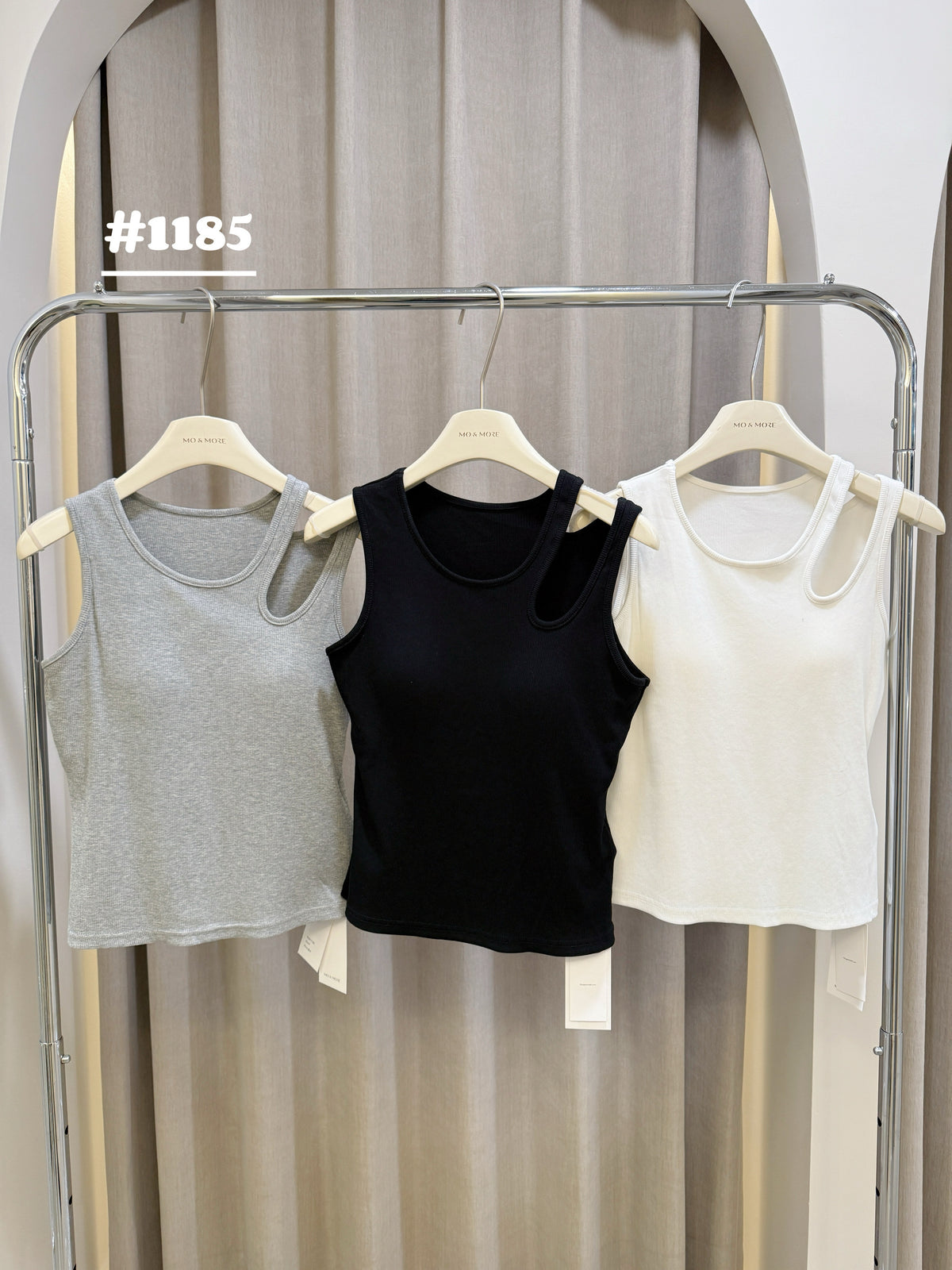 Cutted shoulder tank top