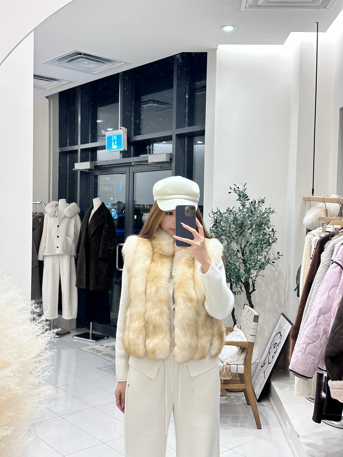 Standing collar lined fox fur vest