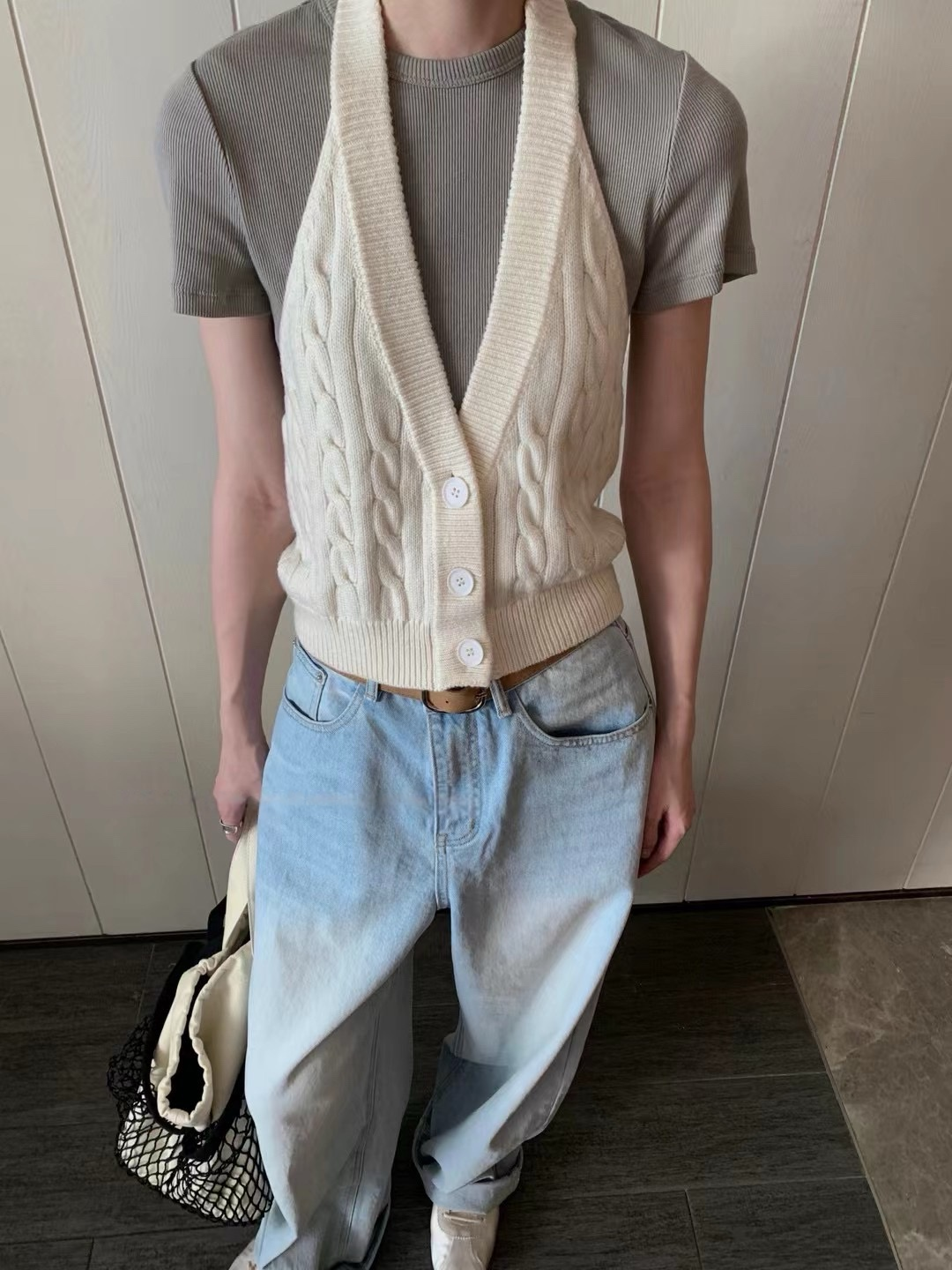 V neck twist vest and T-shirt 2-piec set