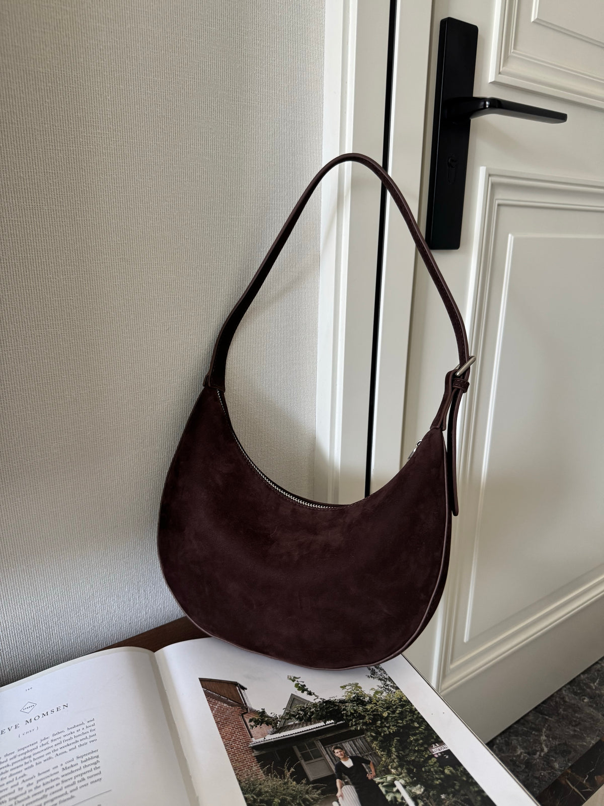 Suede Leather Crescent-shaped Underarm Bag（Medium）