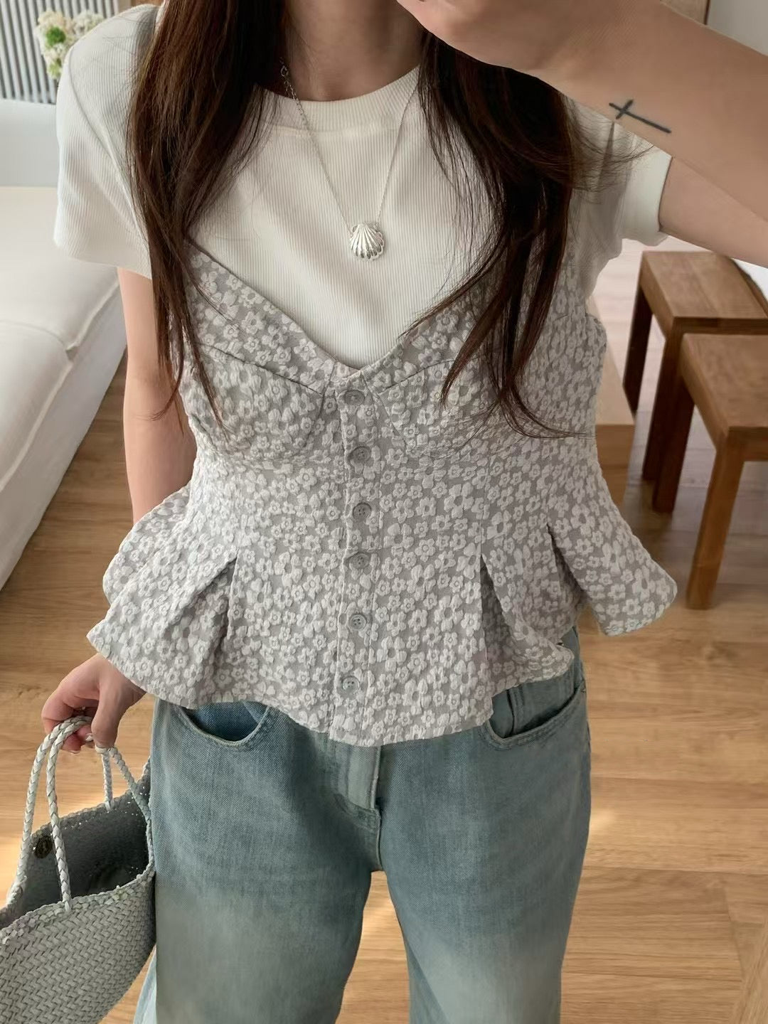 Three-dimensional flower buttoned halter top vest