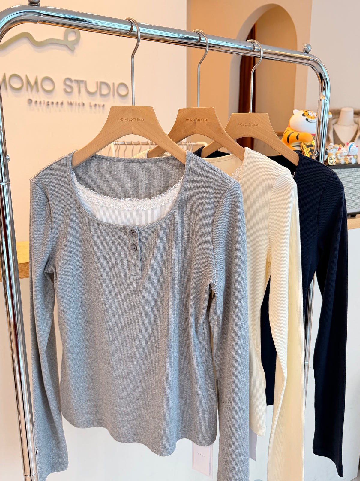 Lace neck fake 2-piec top