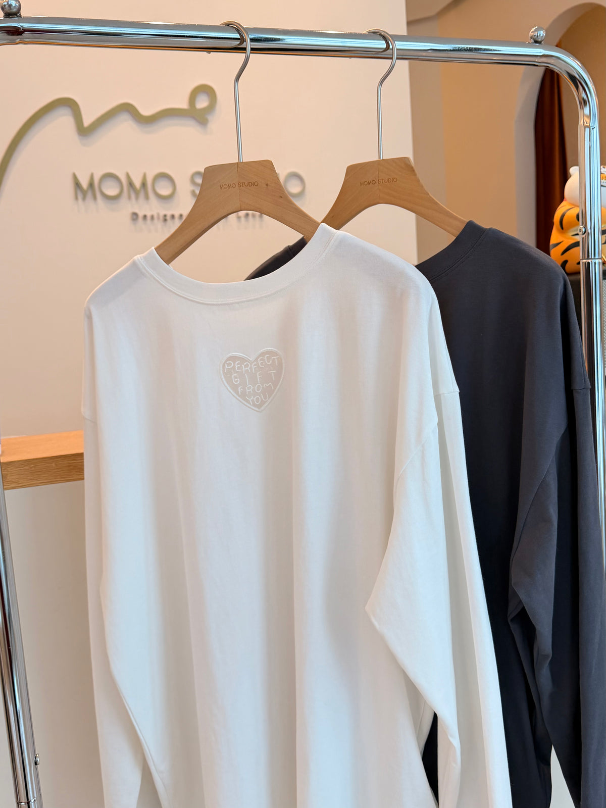 Hollowed lace heart letter long sleeve shirt