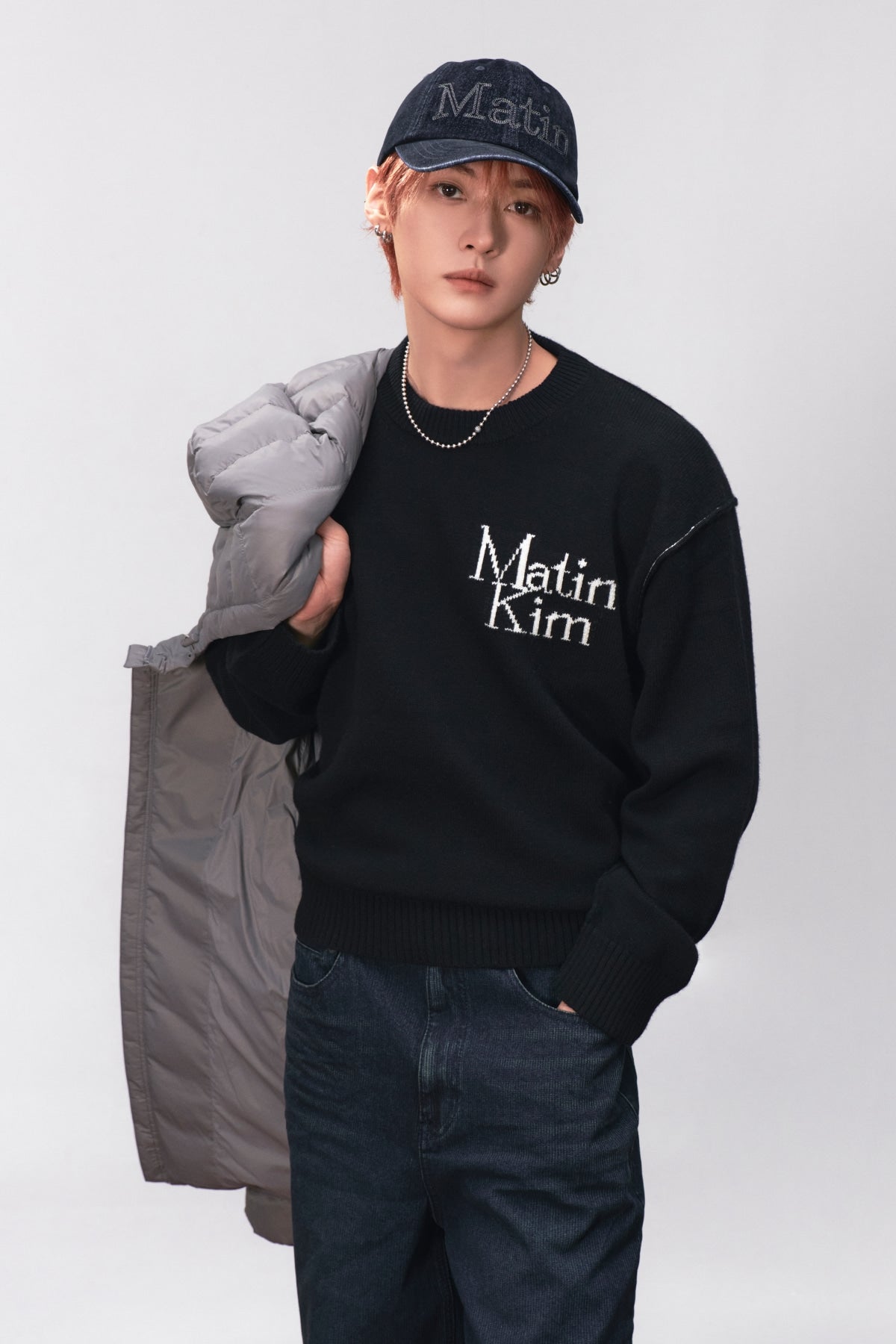 MATIN KIM GRID LOGO CASHMERE BLENDED KNIT PULLOVER IN BLACK